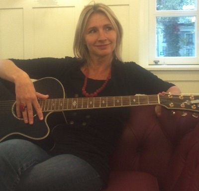 Ellen zingt en Theo schept IJsselstein