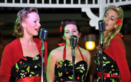 A swinging 50's Christmas - Ginger in IJsselstein zang